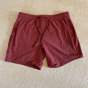 Men’s Oakley Performance Fit Shorts Large 6” Inseam Burgundy